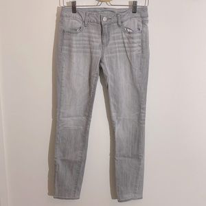 American Eagle Grey Super Stretch Jeggings - Size 8